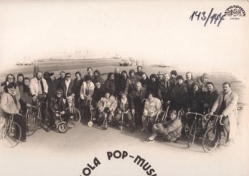 Karel Zich - Kola pop musik se točí dál - 143 + 144