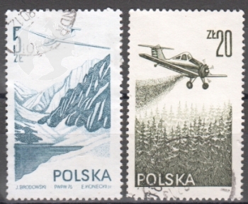 PL 2437 / 2438 ● - 1976